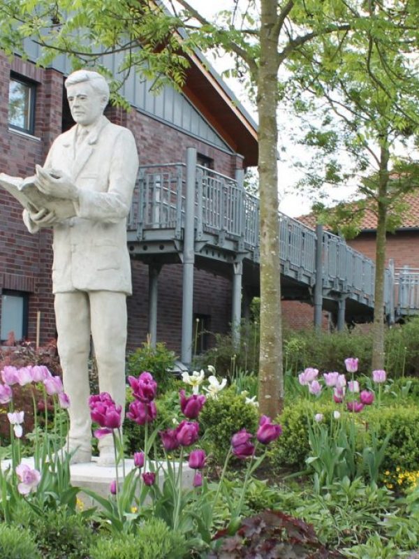 cropped-Roepke-Statue-scaled-1