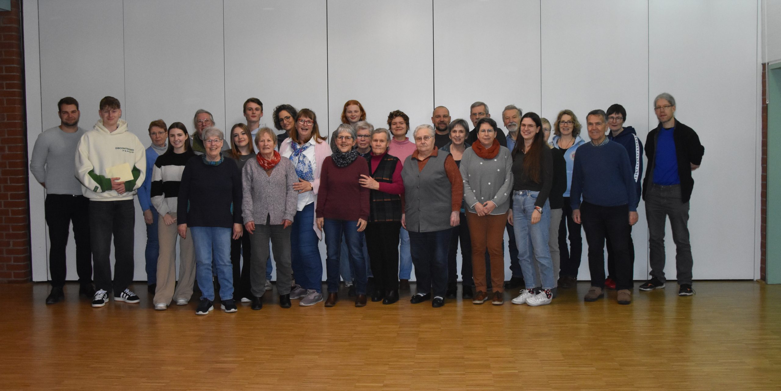 Mehr über den Artikel erfahren Schülervertretung der KGS spendet für die Tafel