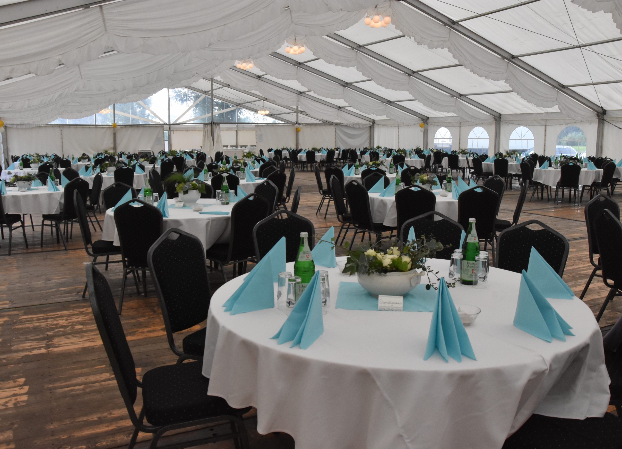 Mehr über den Artikel erfahren Abschlussball und Abiball erstmals in den Ferien