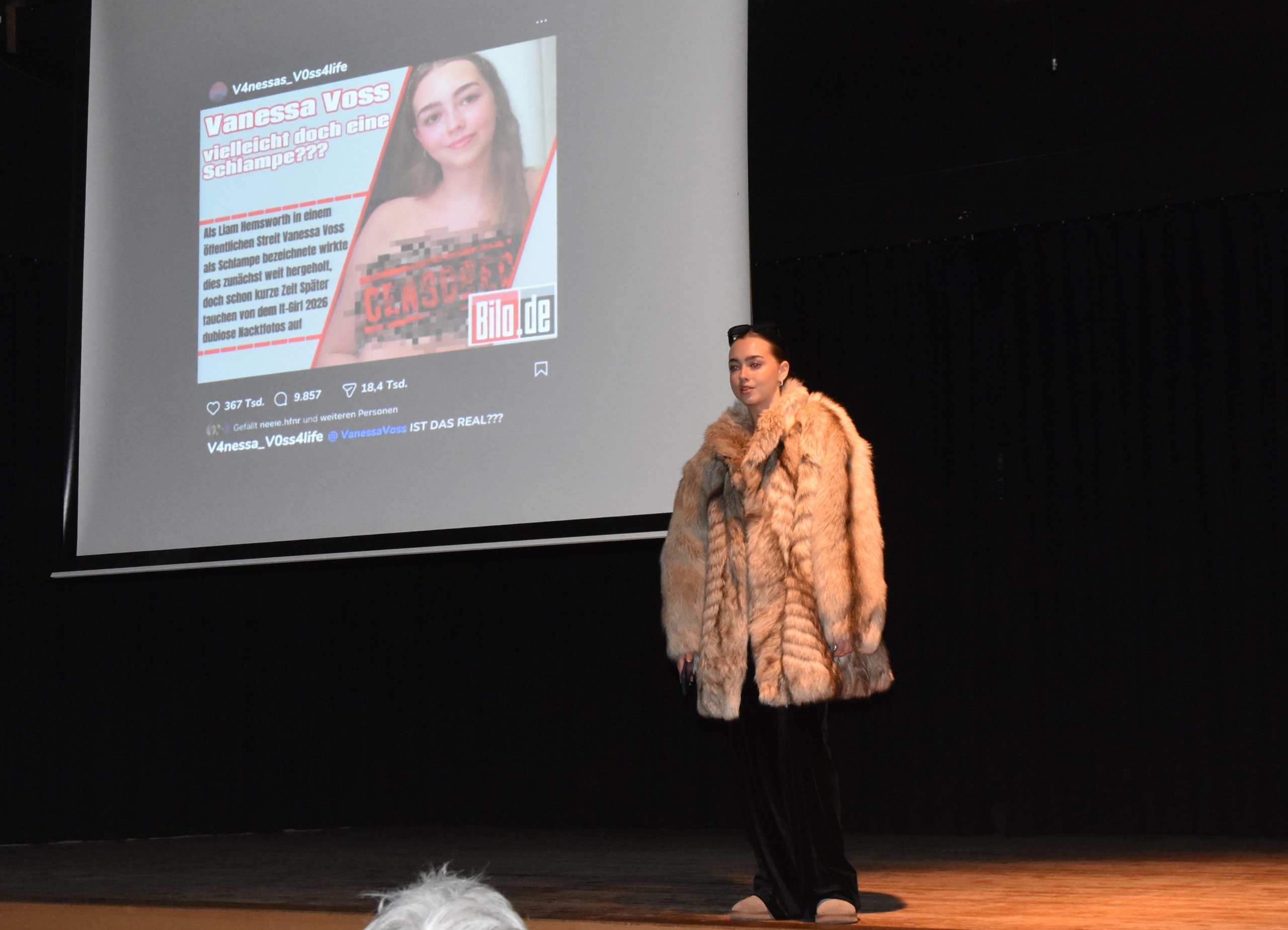 es tauchen Nacktfotos im Netz auf