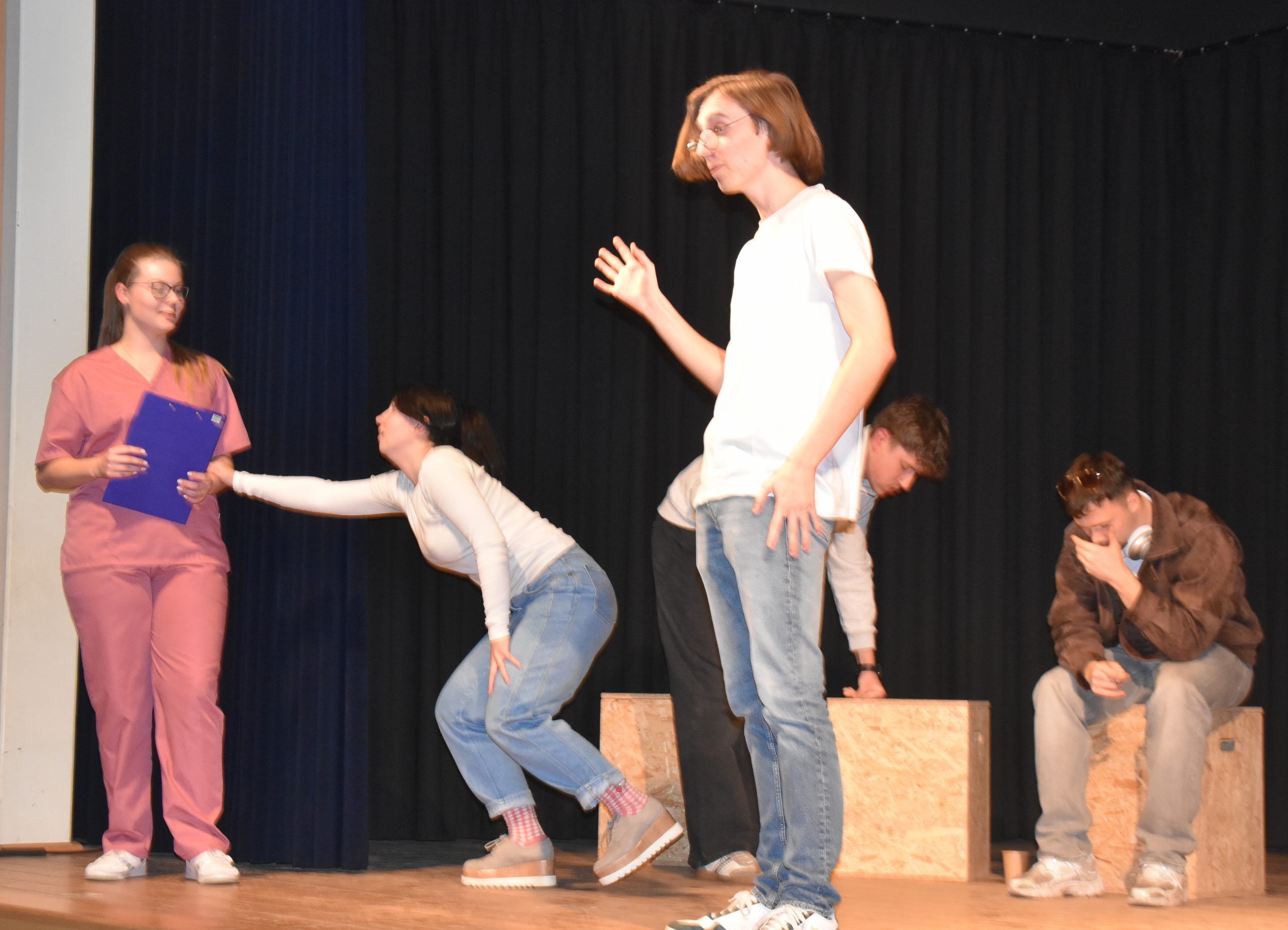 Herr Medicus versetzt die Wartenden mit seinem Halbwissen in Panik.