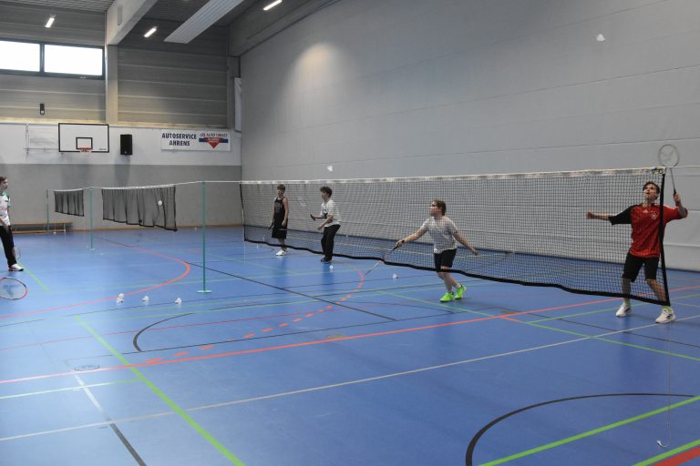 Badminton